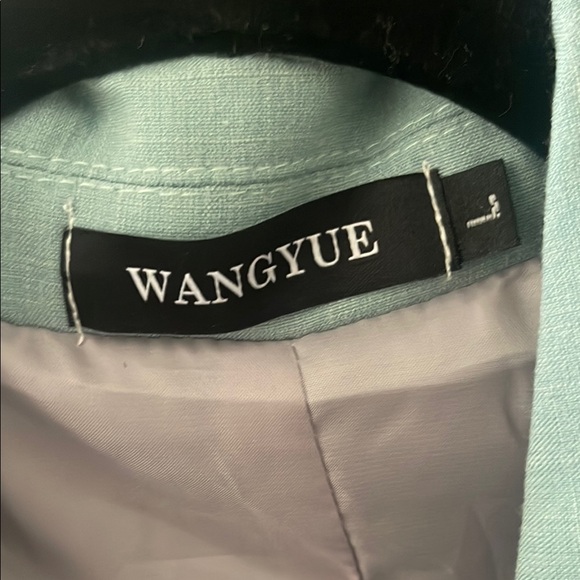 25. Women’s Mint Green Blazer - Picture 2 of 4